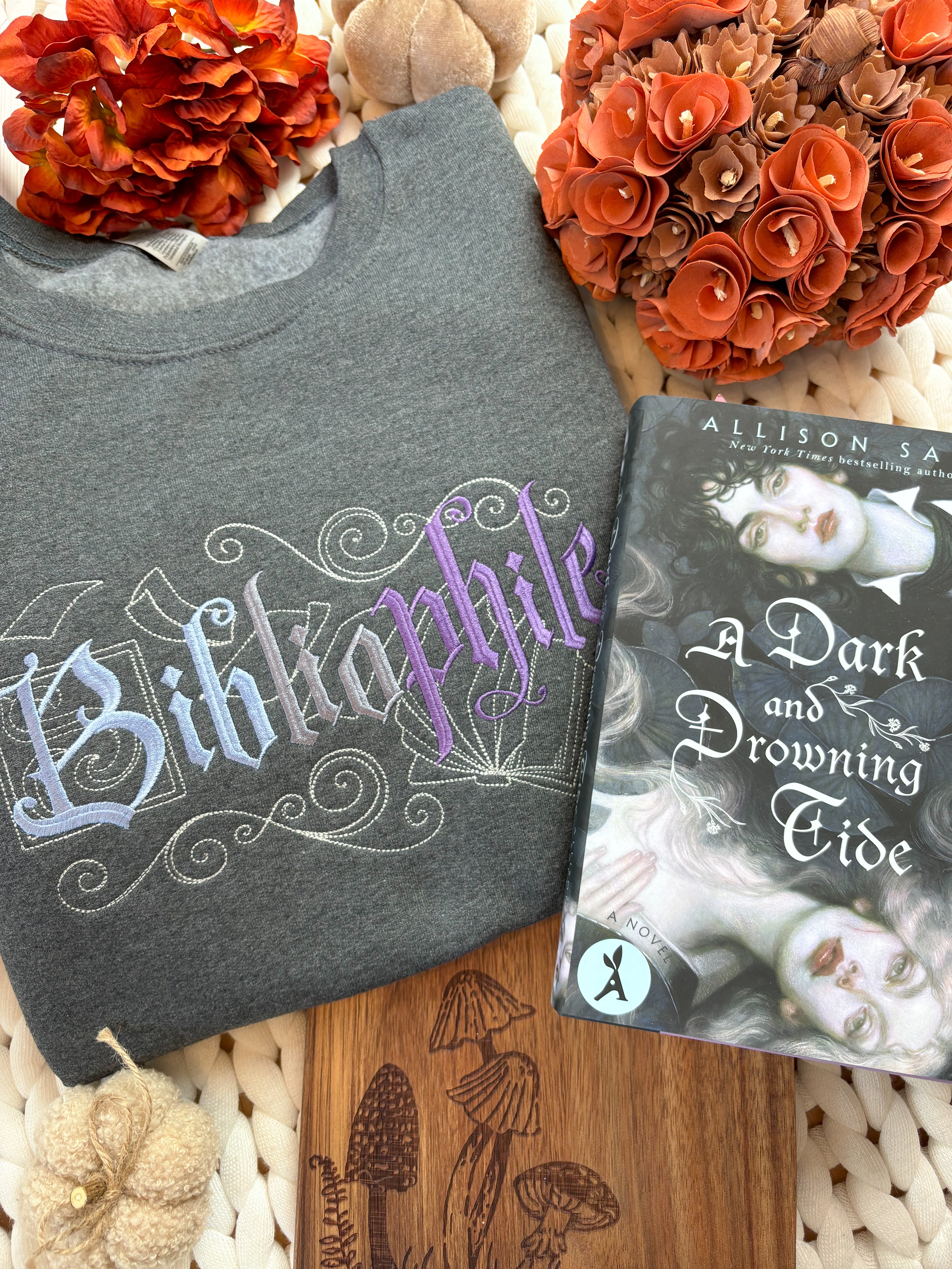 Bibliophile Embroidered Sweatshirt
